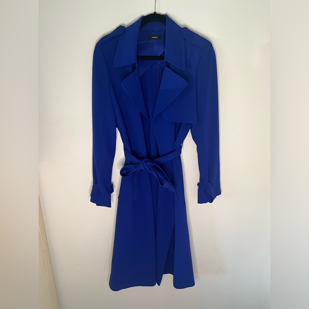 Theory’s Oakland Admiral Crepe Trench.